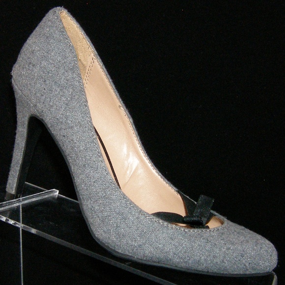 LC Lauren Conrad Shoes - Lauren Conrad 'Ella' gray canvas ribbon pumps 6M